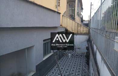 Imagem: A casa possui 5 Dormitórios, 3 Banheiros, 2 Vagas na garagem