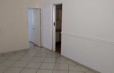 Imagem: O apartamento possui 1 Dormitório, 1 Banheiro, 1 Vaga na garagem