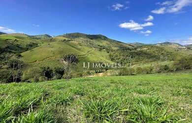 Imagem: O terreno possui 4730m² de Área e está localizado em Pedro