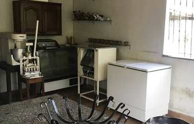 Imagem 6: RF Imóveis Vende - Casa com 880m², 3/4, 2 vg no bairro Águas Lindas