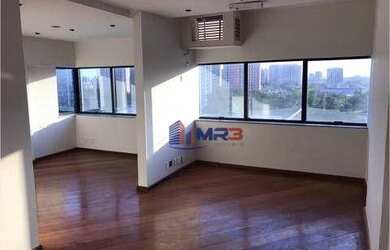 Imagem: O depósito possui 1 Vaga na garagem, 29m² de Área e está