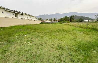 Imagem: O terreno possui 1.300m² de Área e está localizado em Martim