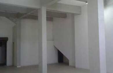 Imagem: O depósito possui 4 Vagas na garagem, 750m² de Área e está