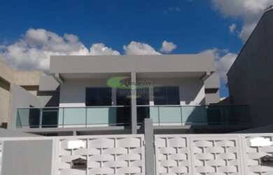 Imagem: A casa possui 2 Dormitórios, 1 Banheiro, 2 Vagas na garagem