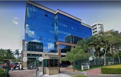 Imagem: O depósito possui 1 Vaga na garagem, 49m² de Área e está