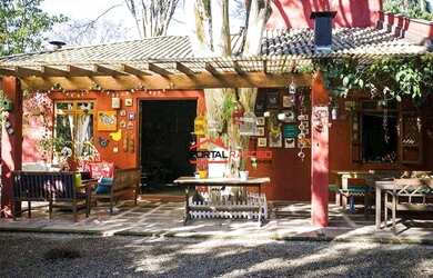 Imagem: A casa em condomínio possui 3 Dormitórios, 2 Banheiros, 4