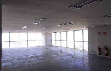 Imagem: O depósito possui 160m² de Área e está localizado em Centro