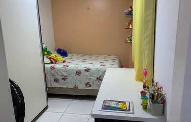 Imagem: A casa possui 3 Dormitórios, 3 Banheiros, 2 Vagas na garagem