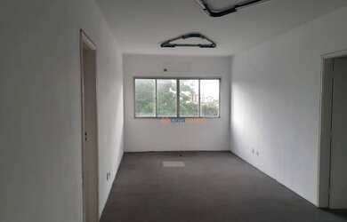 Imagem: O depósito possui 1 Vaga na garagem, 110m² de Área e está