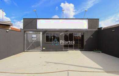 Imagem: O depósito possui 2 Vagas na garagem, 73m² de Área e está