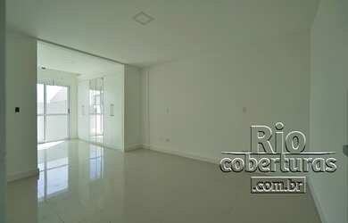 Imagem 14: Cobertura à venda no Recreio dos Bandeirantes. RJ. Quadra da praia