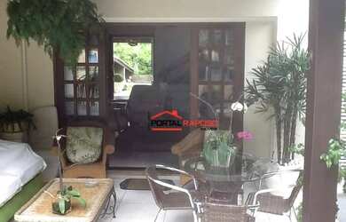 Imagem: A casa em condomínio possui 3 Dormitórios, 2 Banheiros, 5