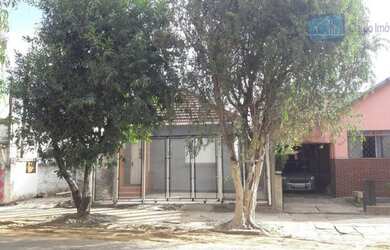 Imagem: A casa possui 4 Dormitórios, 4 Banheiros, 4 Vagas na garagem