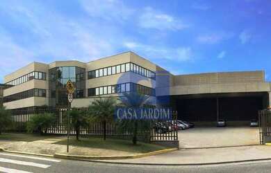 Imagem: O depósito possui 5 Vagas na garagem, 3854m² de Área e está