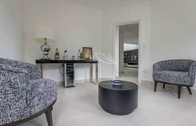 Imagem: A casa em condomínio possui 4 Dormitórios, 4 Banheiros, 5