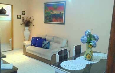 Imagem: A casa possui 2 Dormitórios, 1 Banheiro, 2 Vagas na garagem