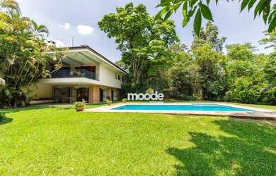 Imagem: A casa em condomínio possui 5 Dormitórios, 5 Banheiros, 5