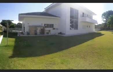 Imagem: A casa em condomínio possui 4 Dormitórios, 5 Banheiros, 5