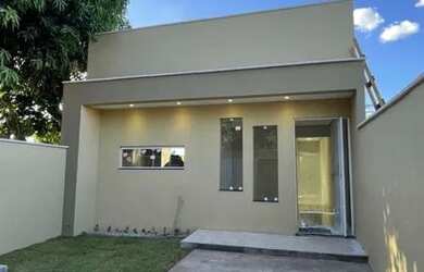 Imagem: A casa possui 4 Dormitórios, 3 Banheiros e está localizado