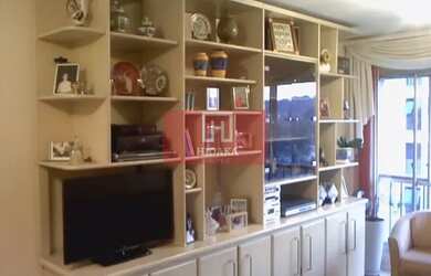 Imagem: O apartamento possui 3 Dormitórios, 2 Banheiros, 4 Vagas na