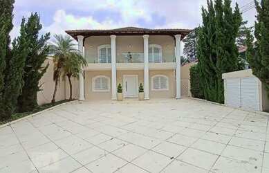 Imagem: A casa em condomínio possui 4 Dormitórios, 4 Banheiros, 5