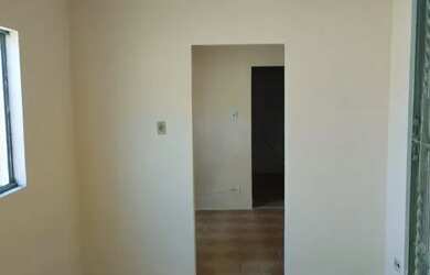Imagem: A casa possui 2 Dormitórios, 1 Banheiro, 80m² de Área e