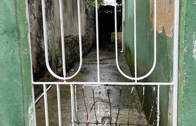 Imagem 14: Casa térrea com escada para acesso em vila - Não precisa de Fiador e...