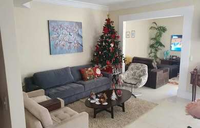 Imagem: A casa em condomínio possui 3 Dormitórios, 3 Banheiros, 4