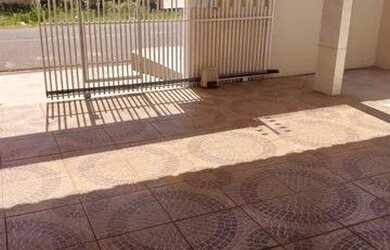 Imagem: O apartamento possui 2 Dormitórios, 1 Banheiro e 1 Vaga na