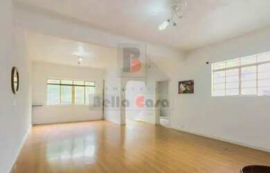 Imagem: A casa possui 2 Dormitórios, 2 Banheiros, 2 Vagas na garagem