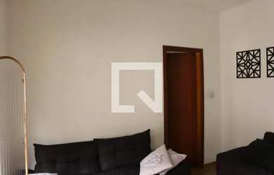 Imagem: A casa possui 3 Dormitórios, 1 Banheiro, 4 Vagas na garagem