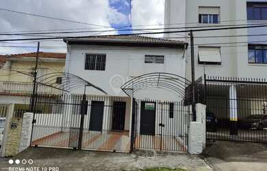 Imagem: O depósito possui 2 Vagas na garagem, 193m² de Área e está