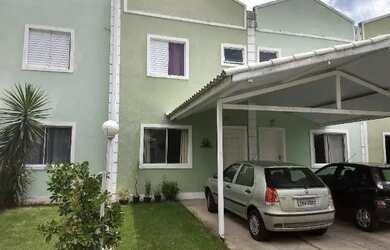 Imagem: A casa possui 2 Dormitórios, 3 Banheiros, 2 Vagas na garagem