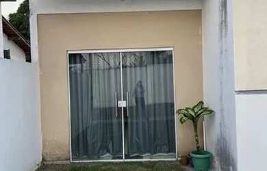 Imagem: A casa possui 2 Dormitórios, 1 Banheiro, 1 Vaga na garagem