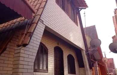 Imagem: A casa possui 3 Dormitórios e está localizado em Jaconé