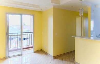 Imagem: O apartamento possui 2 Dormitórios, 1 Banheiro, 1 Vaga na garagem