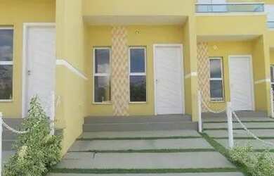 Imagem: A casa possui 2 Dormitórios, 1 Banheiro, 2 Vagas na garagem