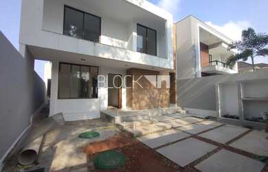 Imagem: A casa em condomínio possui 4 Dormitórios, 5 Banheiros, 2