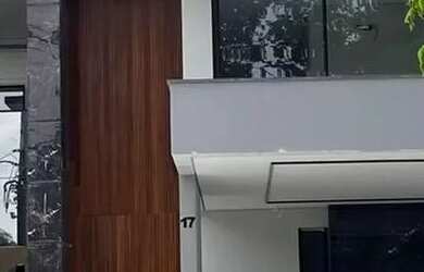 Imagem: A casa em condomínio possui 4 Dormitórios, 1 Banheiro, 4 Vagas