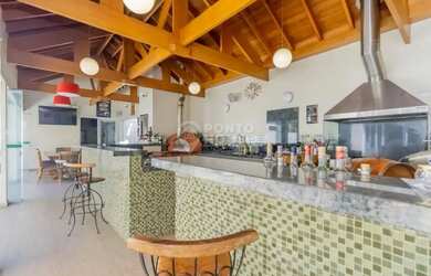 Imagem: A casa para alugar possui 3 Dormitórios, 5 Banheiros, 5 Vagas