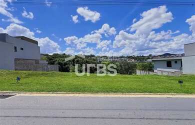 Imagem: O terreno possui 360m² de Área e está localizado em Jardins