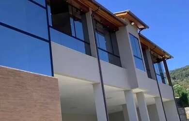 Imagem: A chácara possui 400m² de Área e está localizado em Vargem