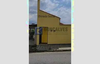 Imagem: A casa possui 2 Dormitórios, 2 Banheiros, 4 Vagas na garagem