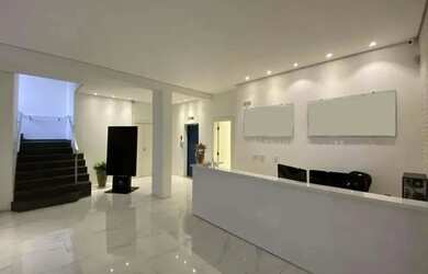 Imagem 7: Prédio comercial à venda em Cotia-SP Galpão com 4 salas, 14 banheiros,...