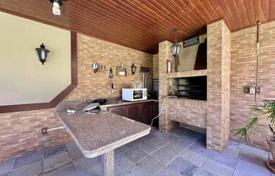 Imagem 9: Lindíssima casa alto padrão no Bairro Nossa Senhora de Lourdes, vendida de Porte