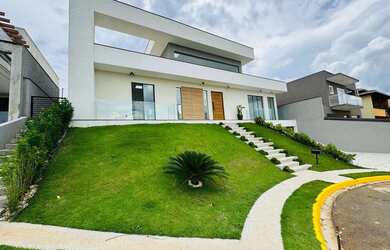 Imagem: A casa em condomínio possui 3 Dormitórios, 4 Banheiros, 4