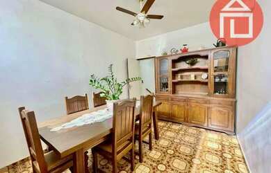 Imagem: O depósito possui 1 Vaga na garagem, 180m² de Área e está