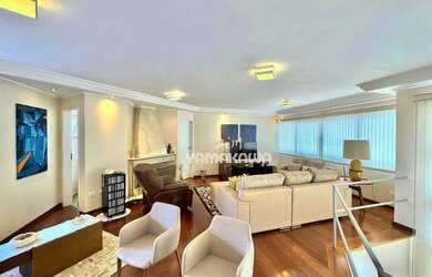 Imagem: O apartamento possui 4 Dormitórios, 5 Banheiros, 3 Vagas na