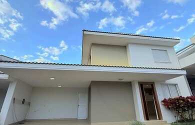 Imagem: A casa em condomínio possui 3 Dormitórios, 2 Banheiros, 2