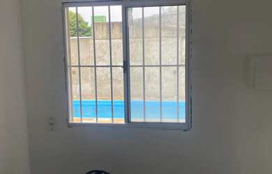 Imagem: O apartamento possui 1 Dormitório, Acomodam 2 pessoas, 1 Vaga